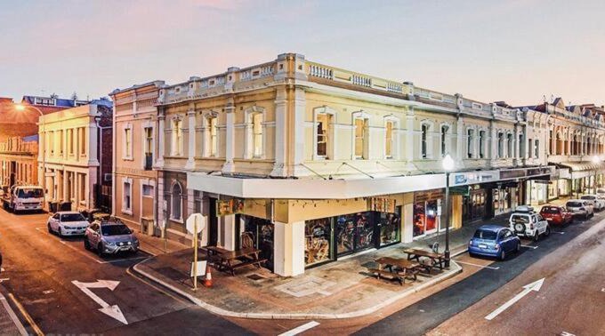 Fremantle Apartment | West End Oasis