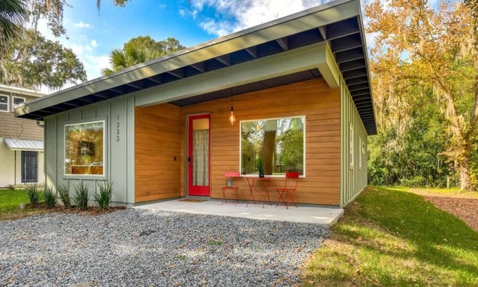 St. Augustine House | West King beautiful home. 3 Bedrooms, 2 baths, out