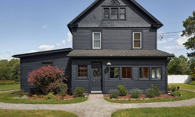Cochecton House | Western Catskills Farmhouse with pool