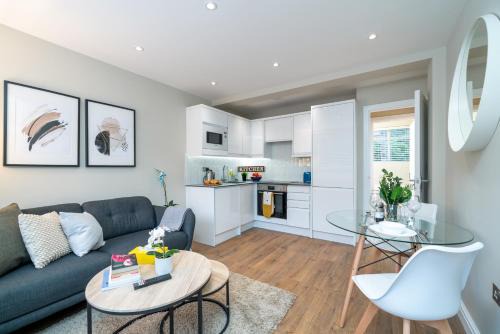 Addison Apartment | Westfield Apartment 2 Bedroom near Notting Hill
