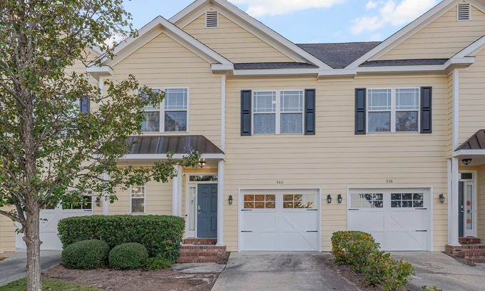 Pine Forest House | Westland Ridge Manor 3BR 2.5BA
