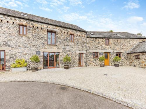 Tresmeer House | What A Beauty - Thr