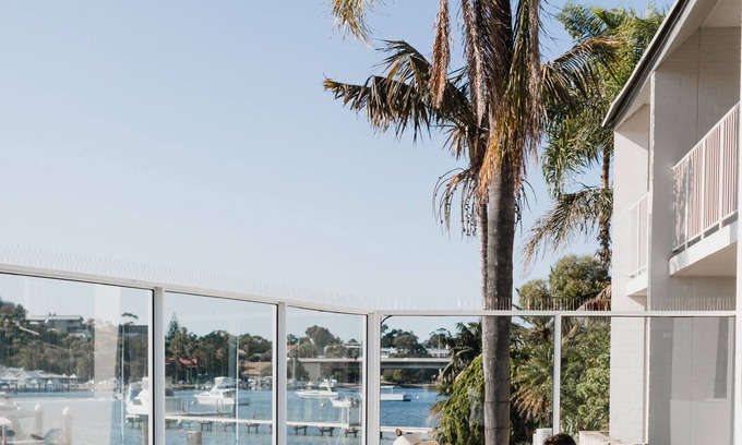 North Fremantle Apartment | WHAT A VIEW! One Bedroom Apartment