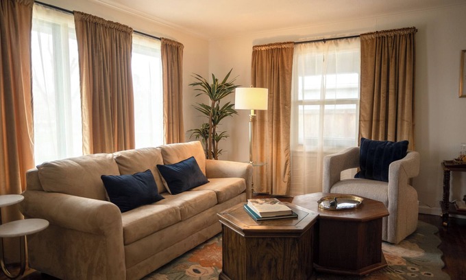Central Point House | Whether you're here to explore the Rogue River, Crater Lake, or the Britt Festival, this location is the perfect home base for your Southern Oregon experience!