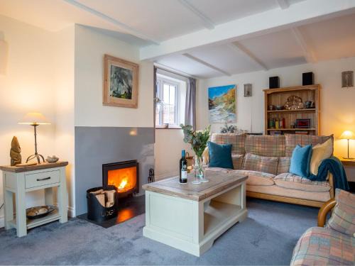 Bretforton House | Whippet Cottage