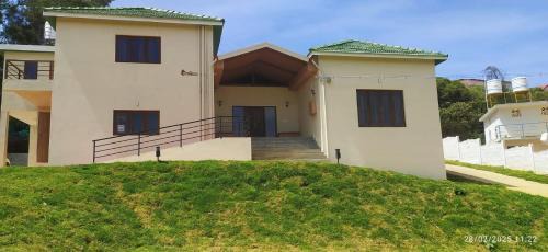 West Mere Villa | Whispering Pines