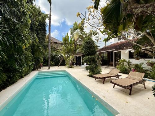 Sunset Road Villa | White Orchid Villa close to Kuta, Legian