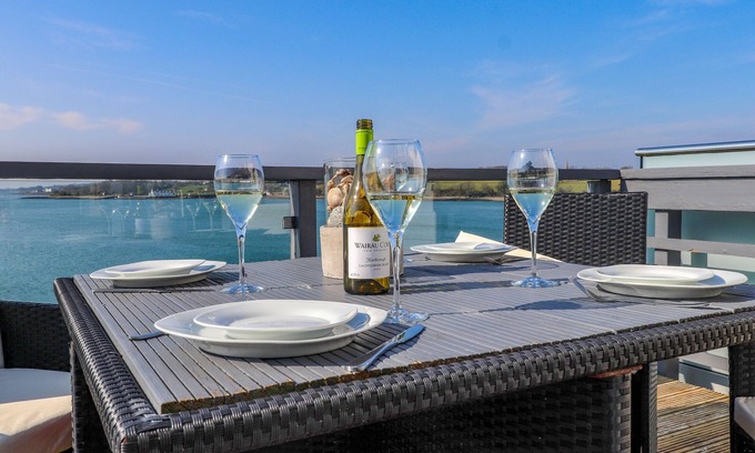 Y Felinheli Cottage | White Sails