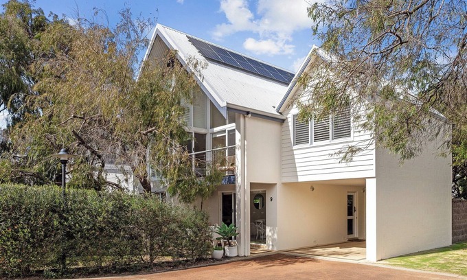 Quindalup House | Whitesands | Spacious BEACH HOUSE on the Bay, 🚴 to Dunsborough | Margaret River