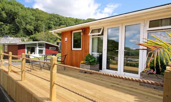 Mumbles Ski Chalet | Whiteshell 17 in the beautiful Swansea