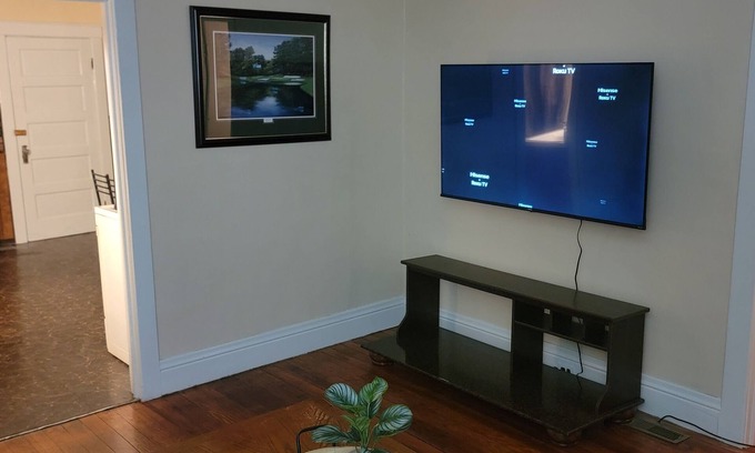 Buffalo Apartment | Whole 2-bedroom apartment in Buffalo with WiFi