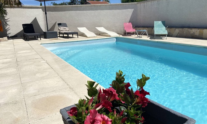 Anneyron House | Whole house 8 pl 4 bd near Peaugres zoo with swimming pool
