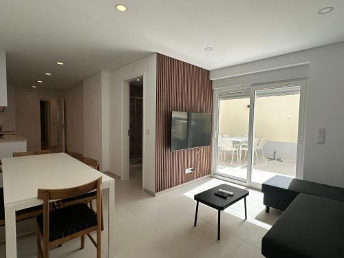 Alges Apartment | Whome Peaceful Algés Family Home away from City Noise