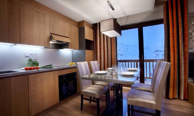 Arc-2000 Apartment | Wifi, 50m from resort center, fitness, swimming pool, sauna, hammam, balcony, tv, ski locker, 60m²