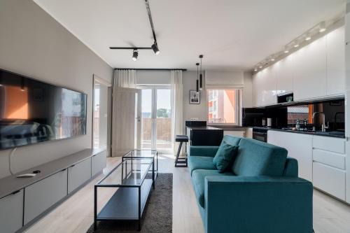 Stare Miasto District Apartment | Wilczak 20B Stylish Apartment by BookingHost