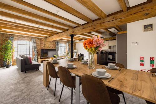 Docklands Apartment | Wild Roses Serviced Apartments - ExCel Warehouse 2