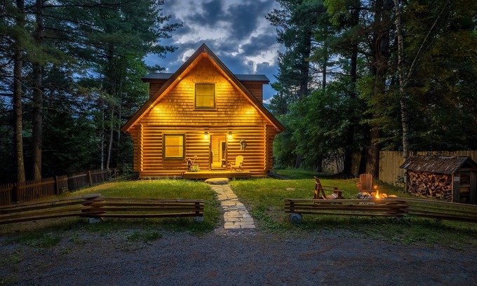 Wilmington House | Wilmington Range Chalet with river access