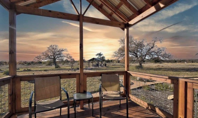 Fredericksburg Cottage | Windmill Meadows Cottages-firepit-hill Country Views!