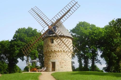 Gommenec'h House | Windmill Stay near Goelo Coast Beaches