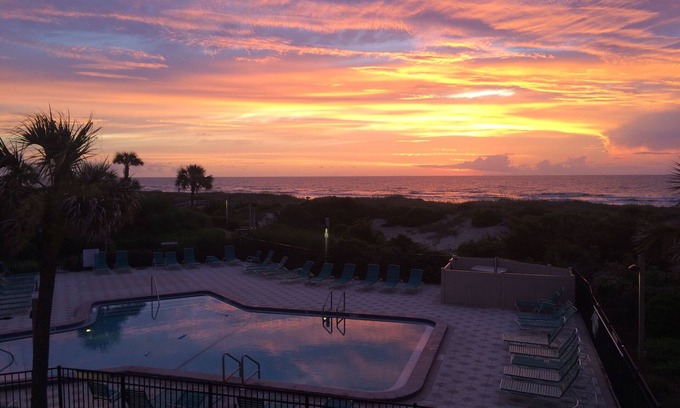 Amelia City Condo | Window to paradise!