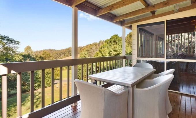 Ravensbourne Ski Chalet | Windsong at Ravensbourne Escape 3 Bedrooms
