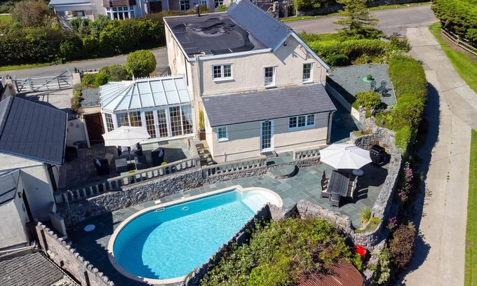 Crynant Cottage | Windy Ridge - 5 Bedroom Holiday Home - Oxwich