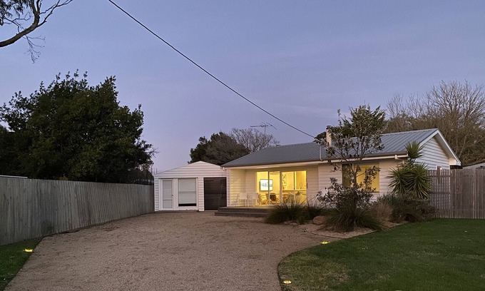 Balnarring House | Wine, beach, space and sunsets