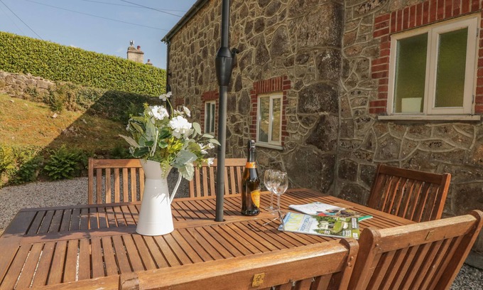 Manaton Cottage | WINGSTONE FARM COTTAGE, family friendly in Bovey Tracey