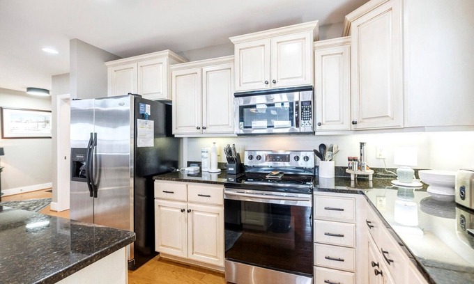 Banner Elk Condo | Wintergreens R1631-Mountain Condo, Mountain View, Gated Resort, Indoor/Outdoor Pools and Hot Tub,.