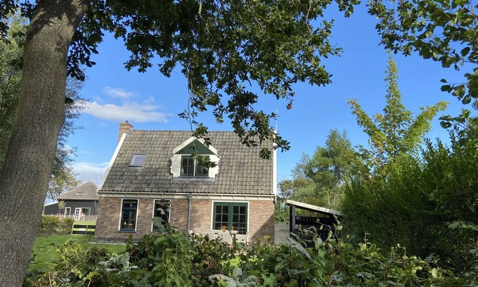 Hippolytushoef House | Wiringherlant by Interhome
