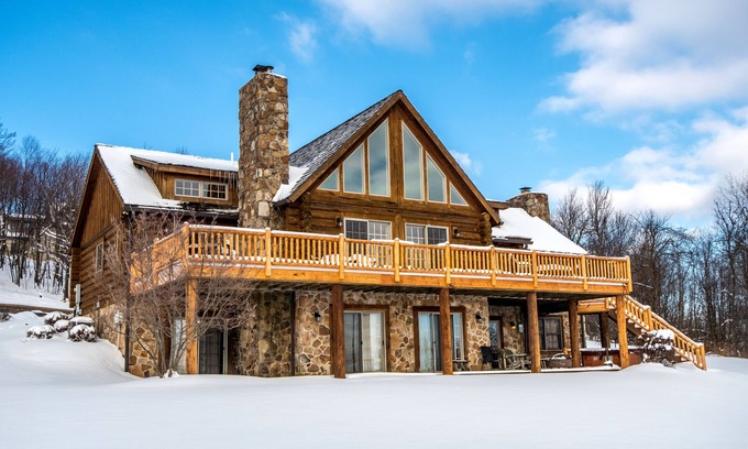 McHenry House | Wispy Business | Ski In/Out, Dog Friendly Log Home