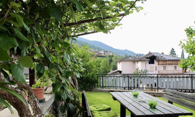 Scurelle Apartment | With view on the lake of Calceranica