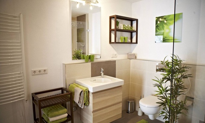 Osterhofen Apartment | "Wohnung am Bach" - very quiet area with its own terrace and garage
