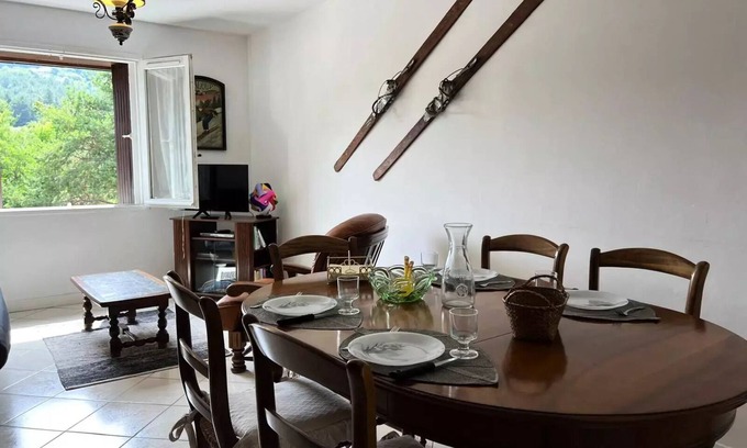 Barcelonnette Apartment | Wohnung T3, für 5 Personen, Residenz mit privatem Parkplatz im Freien, in der Nähe des Golfs und Barcelonnette