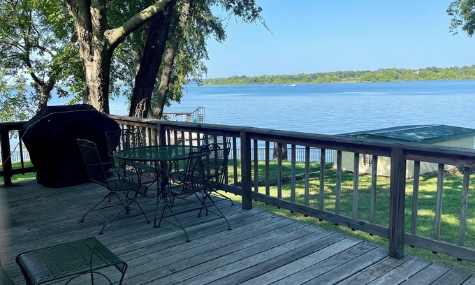 Grove House | Wolf Creek Retreat, Grand Lake, 2 miles to the center of Grove OK and a fab view