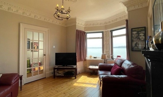 Broughty Ferry House | Wonderful 3BD Holiday Home in Broughty Ferry