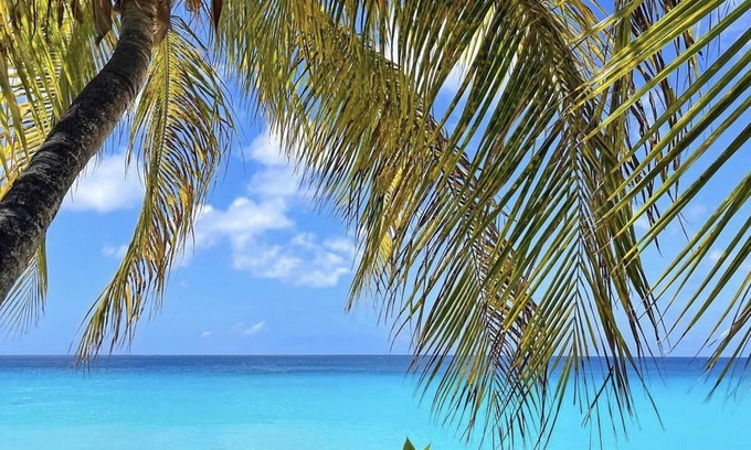 Sandy Ground Apartment | WONDERFUL APARTMENT ON TWO FLOORS WITH AIR-CONDITIONING NEXT TO THE SEA