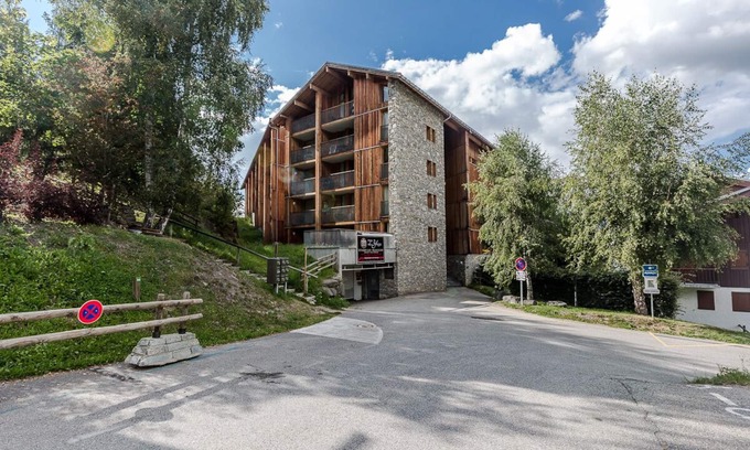 Montchavin Apartment | Wonderful 2 Bed Ski Apartment at the heart of Paradiski