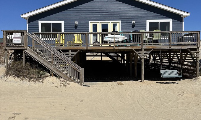 South Nags Head House | WONDERFUL OCEAN VIEWS IN THIS COZY BEACH HOUSE
