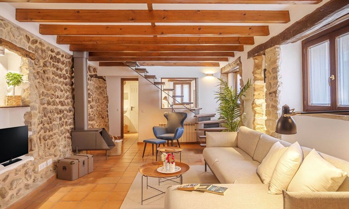 Mancor de la Vall House | Wonderful private villa for 5 guests with WIFI, A/C, TV, terrace and parking