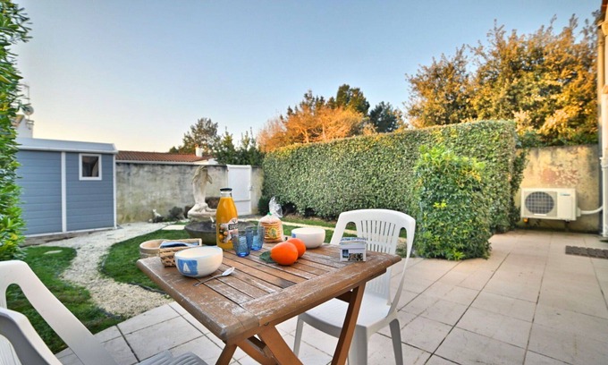 La Remigeasse House | Wonderful private villa for 4 guests with WIFI, TV, terrace and pets allowed