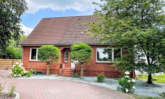 Wingst House | Wonderful private villa for 8 people with WIFI, TV, terrace and pets allowed