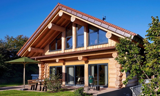 Heitersheim House | Wonderful private villa for 8 people with hot tub, pool, WIFI, TV, patio and pets allowed