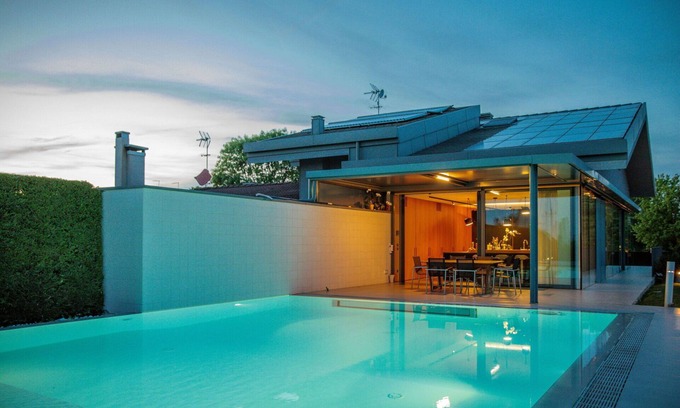 Arzergrande Villa | Wonderful private villa with hot tub, A/C, private pool, WIFI, sauna, TV, patio and pets allowed