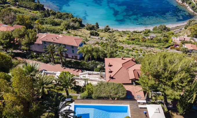 Ventimiglia Villa | Wonderful private villa for 4 people with A/C, WIFI, pool, patio, panoramic view and parking