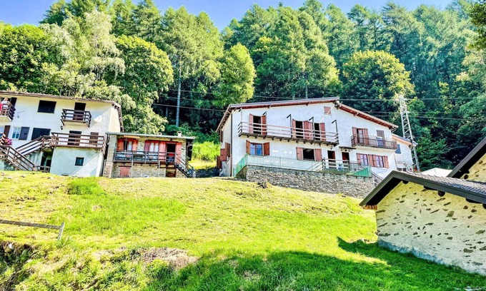 Valvarrone House | Wonderful private villa for 6 guests with patio, pets allowed and parking
