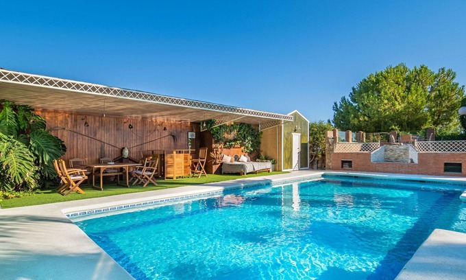 Baena Villa | Wonderful private villa with WIFI, hot tub, A/C, private pool, TV, patio and pets allowed