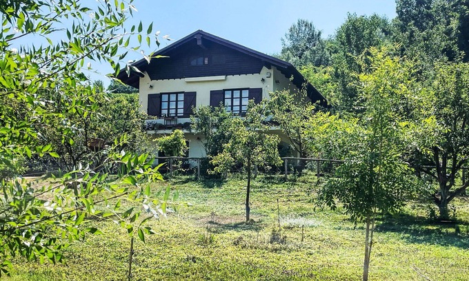 Asti House | Wonderful private villa for 6 guests with WIFI, A/C, TV, terrace and parking