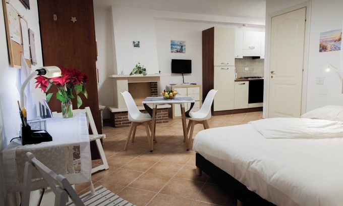 Santa Marinella Apartment | Wonderful studio apartment a stone's throw from the Castrum Novum excavations and 150 mt from the sea.
