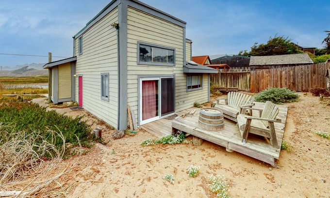 Salmon Creek House | Wonderful Studio Steps From the Water w/Deck, Private Washer/Dryer, Free WiFi